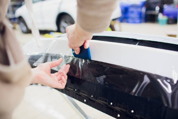 Auto-Glass-Repair-Arleta-CA-Get-Expert-Windshield-Repair-and-Replacement-Services-with-SoCal-Mobile-Tinting